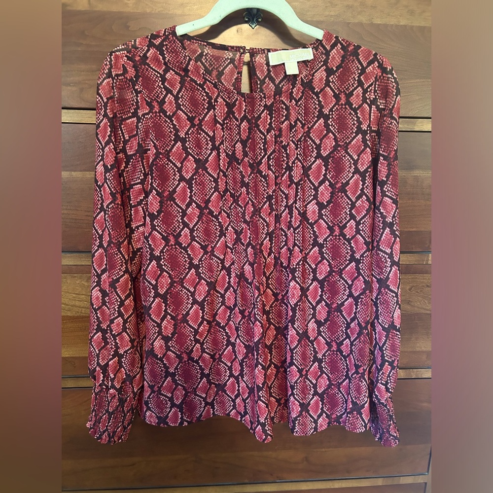 Michael kors size small long sleeve deep mauve/black snake print top